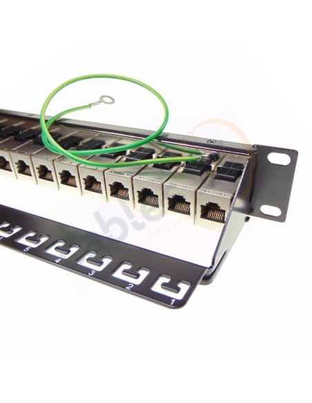 Panel CAT6a apantallado RJ45 hembra - hembra con guia de cables