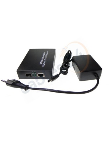 Conversor de medio 10G con puerto SFP+ y RJ45 