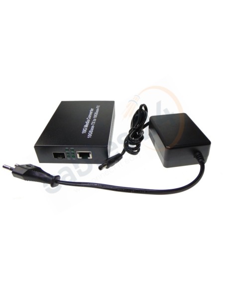 Conversor de medio 10G con puerto SFP+ y RJ45 