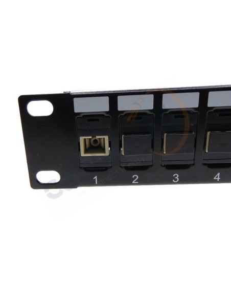 Panel 19 pulgadas 24 adaptadores fibra óptica con guía de cables