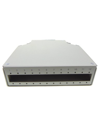 Caja F.O. para carril DIN 12 adaptadores LC Dúplex / SC Simplex. Vista frontal