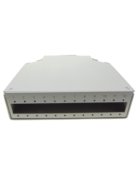 Caja F.O. para carril DIN 12 adaptadores LC Dúplex / SC Simplex. Vista frontal