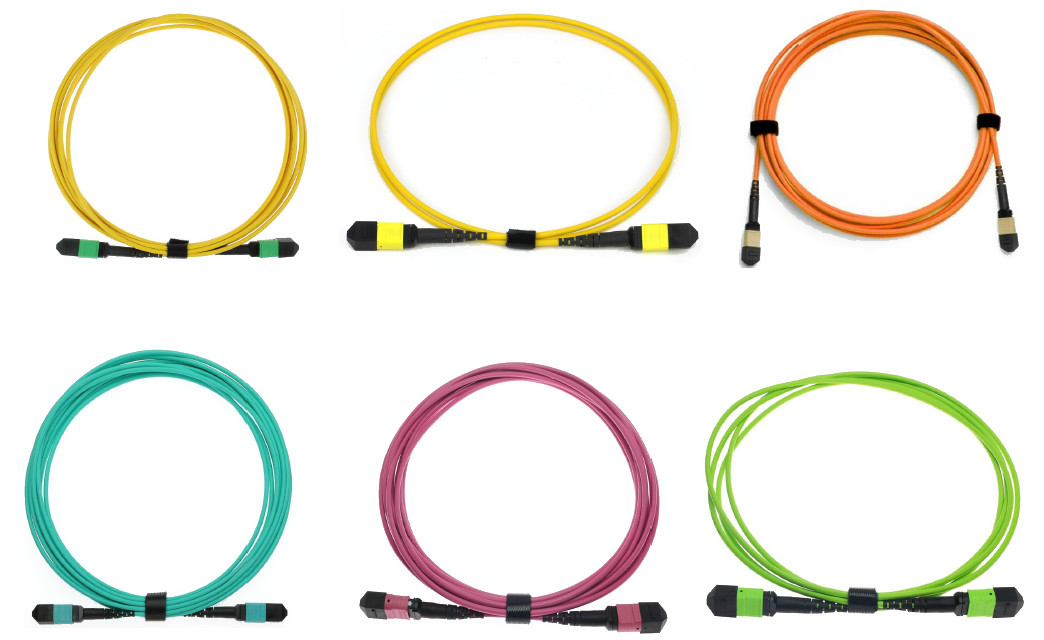 cables mpo con distintos tipos de fibra